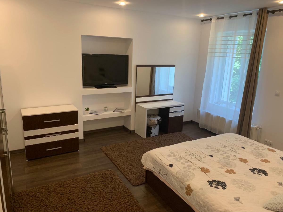 Luxury Accommodation Republicii Braşov Buitenkant foto
